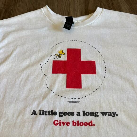 Authentic 2023 Be Cool Give Blood Snoopy American Red Cross T-Shirt Size M - Picture 2 of 5